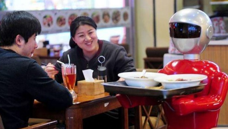 Gambar Robot Pelayan yang Bisa Menjadi Solusi Terbaik Bagi Para Pengusaha Restoran Masa Kini 3 - SABDAMAYA.COM