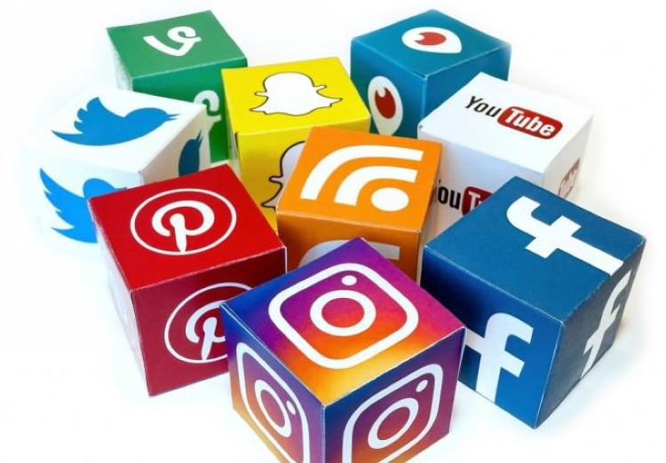 Gambar Tipe-tipe Pengguna Media Sosial yang Ada Saat Ini - SABDAMAYA.COM